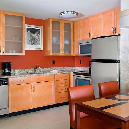 Residence Inn Bismarck North Chambre photo