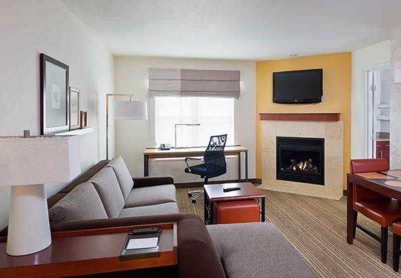Residence Inn Bismarck North Chambre photo
